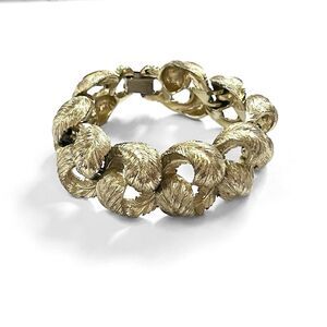 Vintage Lisner 1950’s Feather Metal Link Bracelet